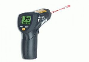 Infrared themrometer with double beam